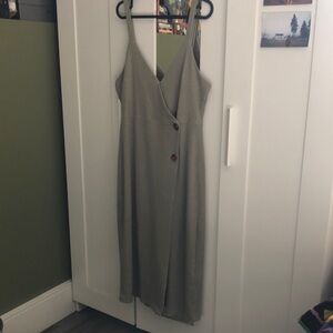 MPC Mink Pink Collection.            Elegant Sage Green Dress L